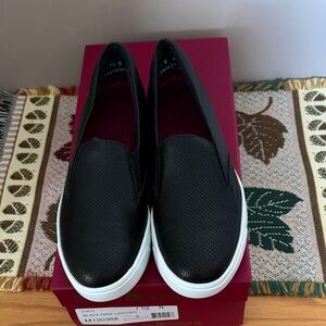 Munro Lulu Black Perforated Leather Slip-On Women's Shoes Loafers 7.5 N NIB